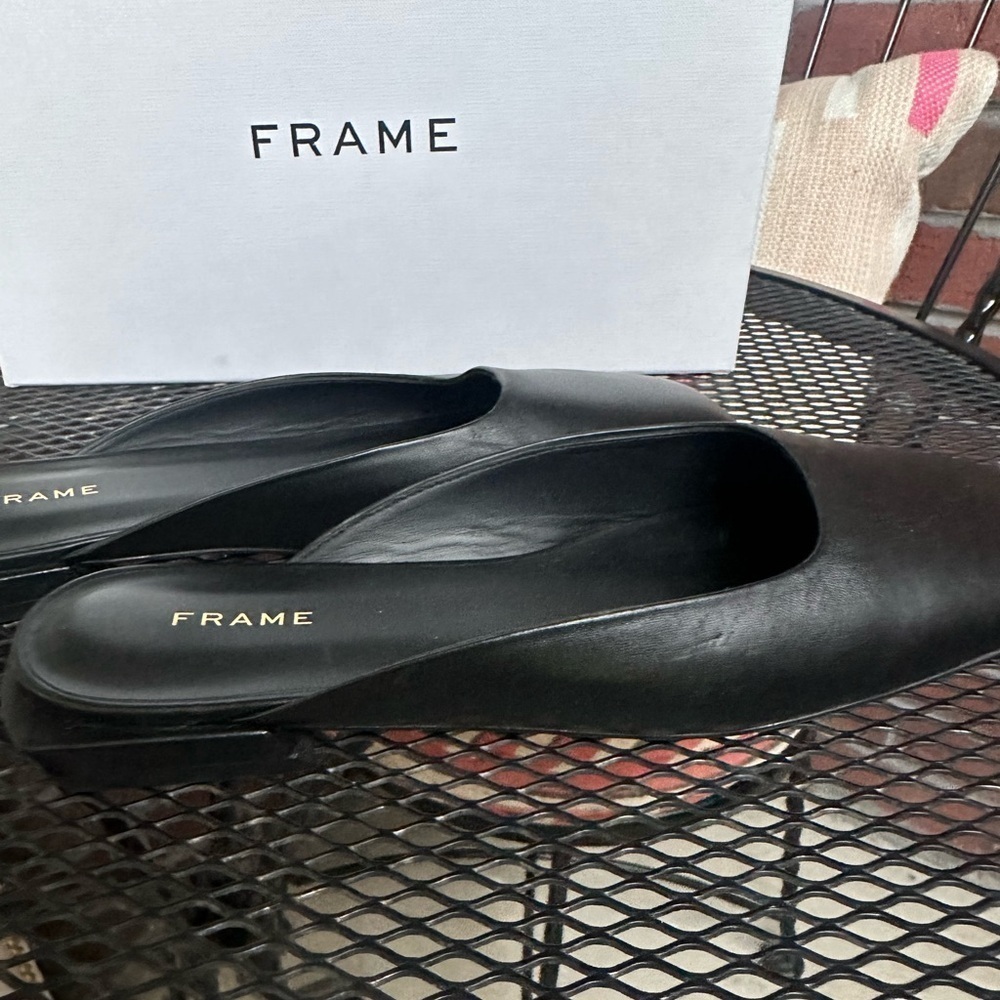 FRAME Le Town Black Leather Mules - Picture 6 of 7